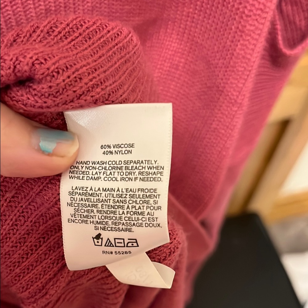 Express Rose Cold-Shoulder Tunic - Picture 9 of 12